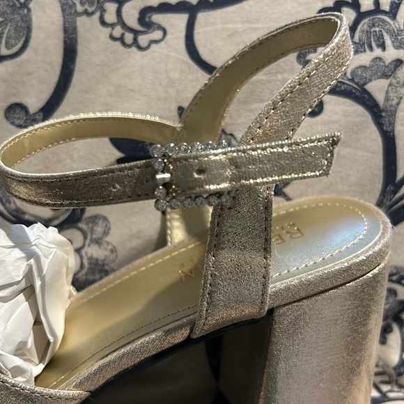 NIB Light Gold 3” Kenneth Cole Platform Sandal - Picture 3 of 5